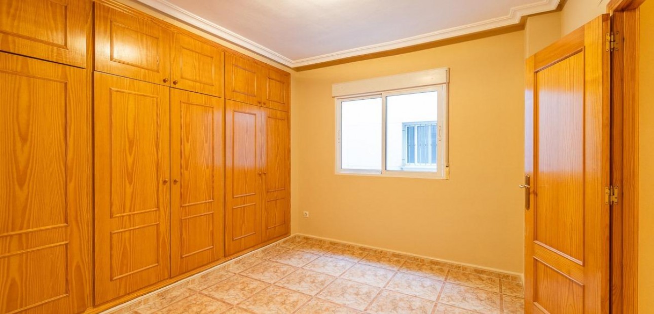 Venta - Apartamento / piso -
Torrevieja - Centro