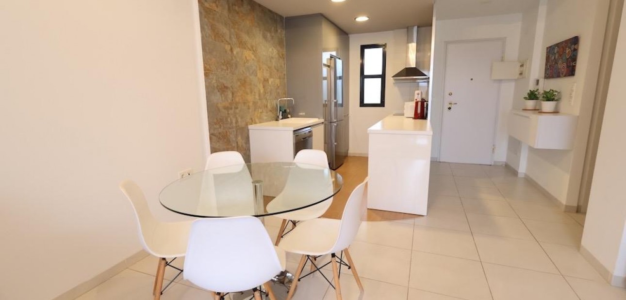 Venta - Apartamento / piso -
Orihuela Costa - La Zenia