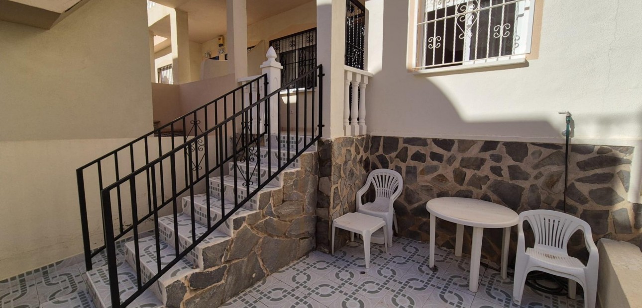 Sale - Apartment / flat -
Orihuela Costa - Playa Flamenca