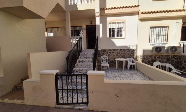 Sale - Apartment / flat -
Orihuela Costa - Playa Flamenca
