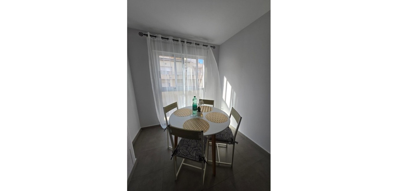 Sale - Apartment / flat -
Torrevieja - torrevieja