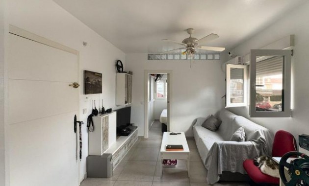 Herverkoop - Studio -
Torrevieja - Acequion