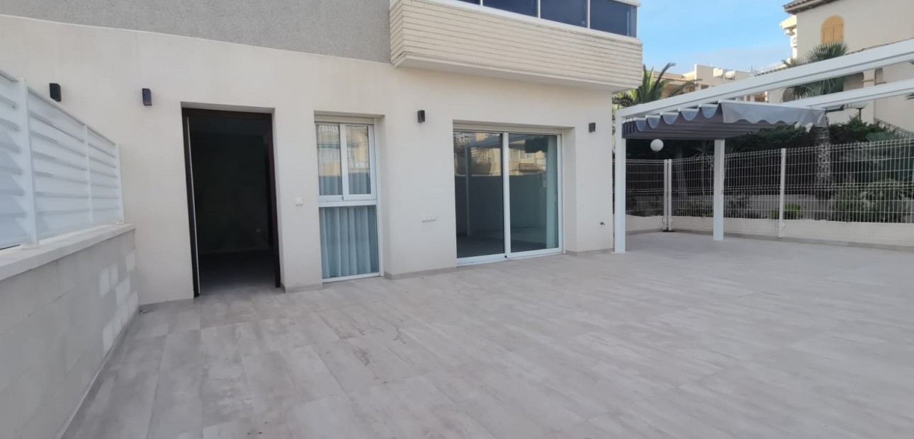 Venta - Apartamento / piso -
Torrevieja - Nueva Torrevieja - Aguas Nuevas