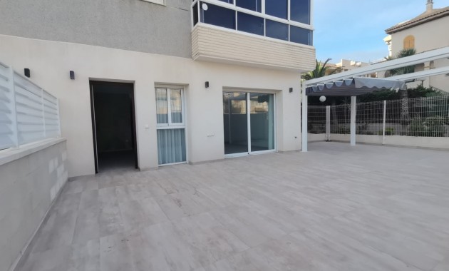 Venta - Apartamento / piso -
Torrevieja - Nueva Torrevieja - Aguas Nuevas