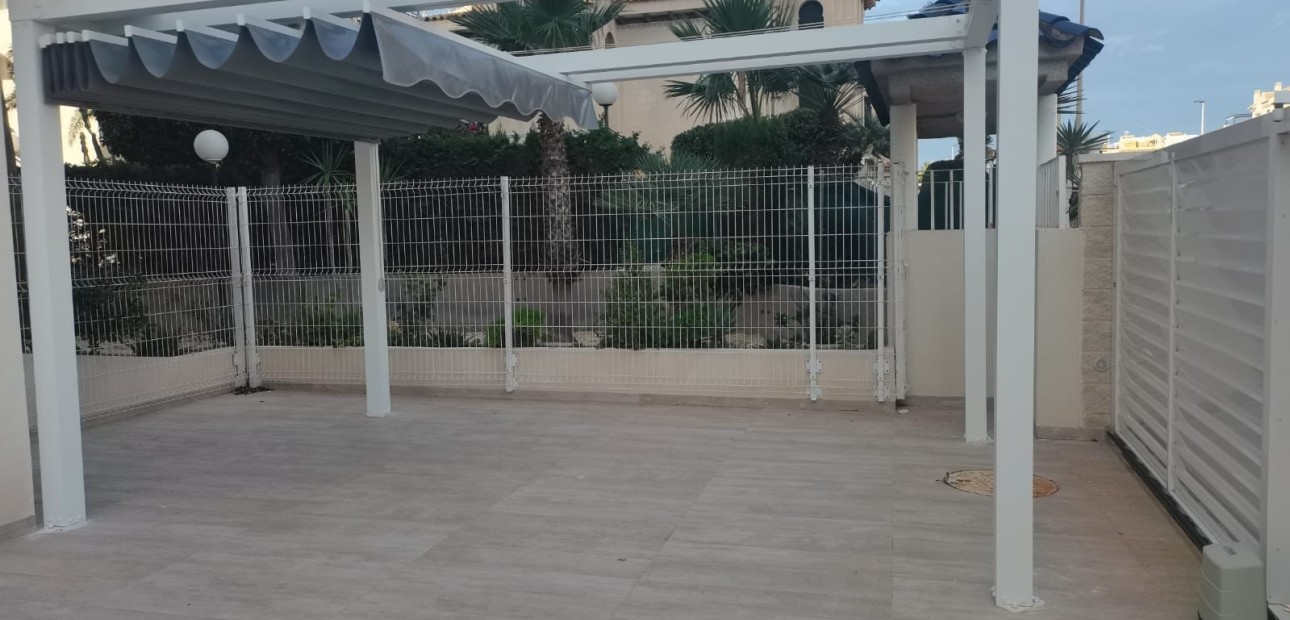 Venta - Apartamento / piso -
Torrevieja - Nueva Torrevieja - Aguas Nuevas