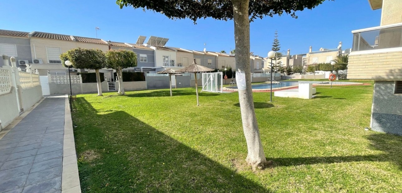 Venta - Apartamento / piso -
Torrevieja - Nueva Torrevieja - Aguas Nuevas