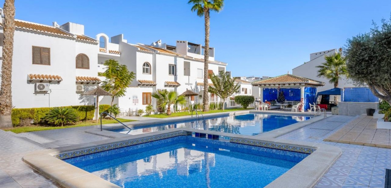 Sale - Villa -
Ciudad Quesada