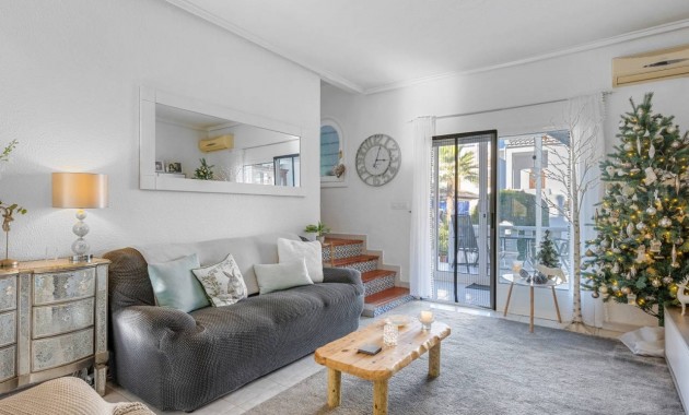 Sale - Villa -
Ciudad Quesada