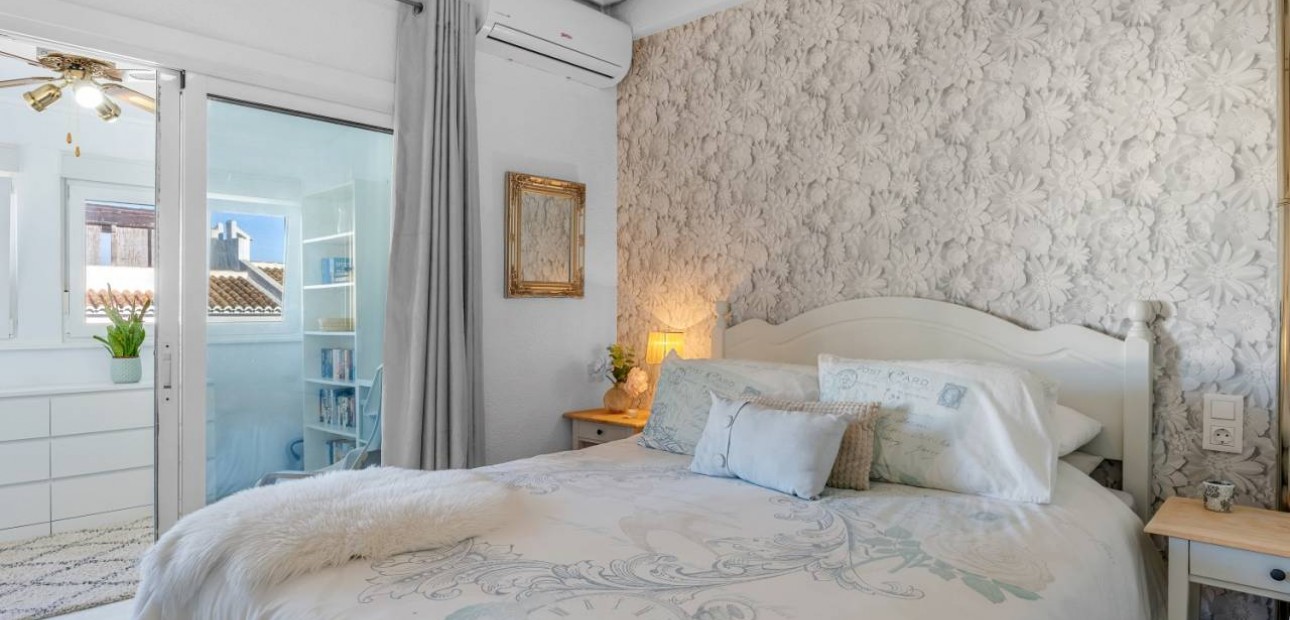 Sale - Villa -
Ciudad Quesada