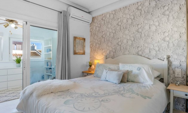 Sale - Villa -
Ciudad Quesada