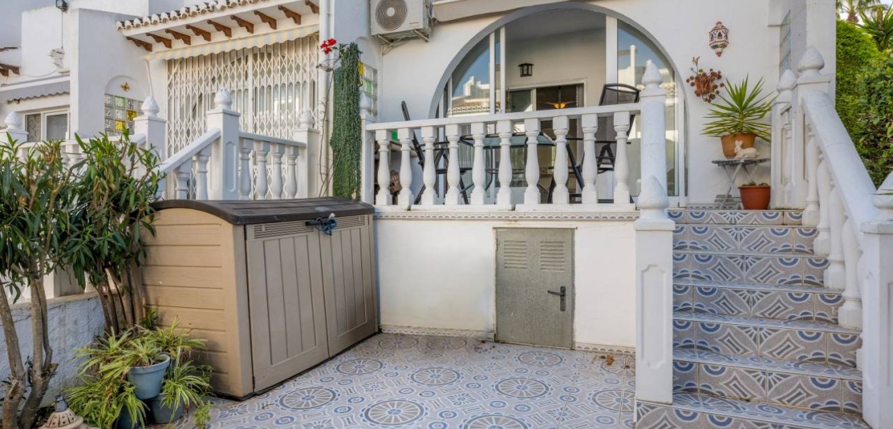 Sale - Villa -
Ciudad Quesada