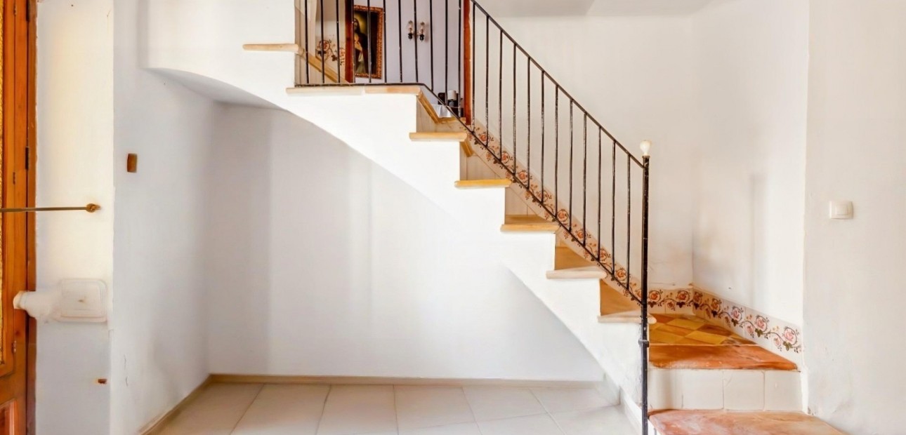 Venta - House -
ANDRATX