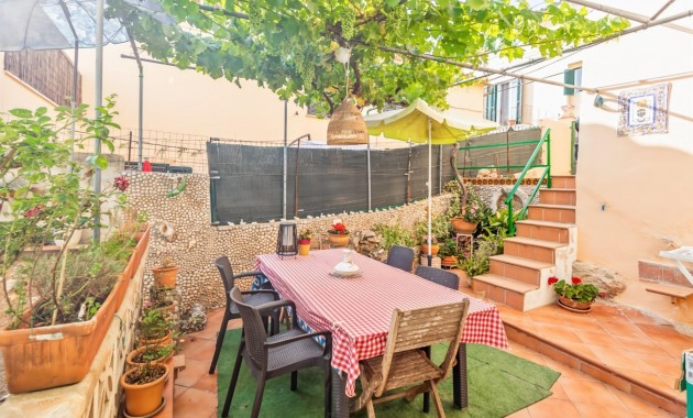 Venta - House -
ANDRATX