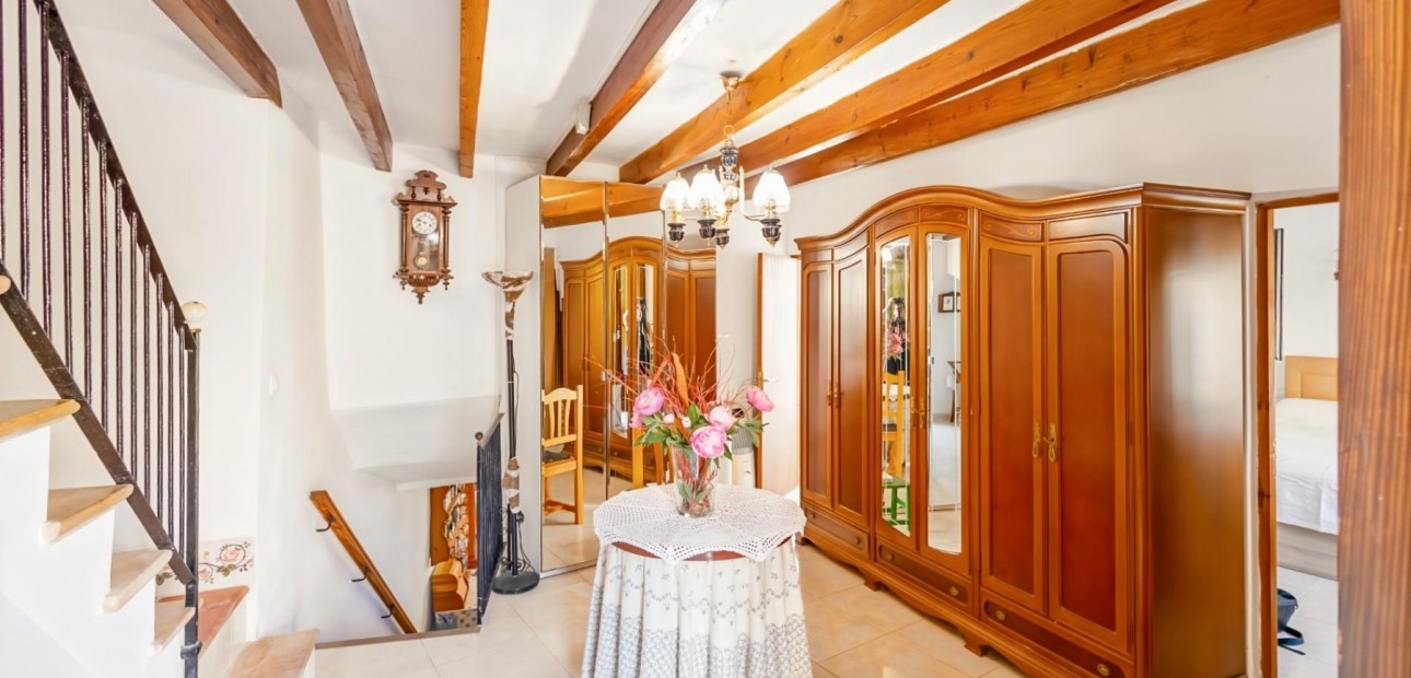 Venta - House -
ANDRATX