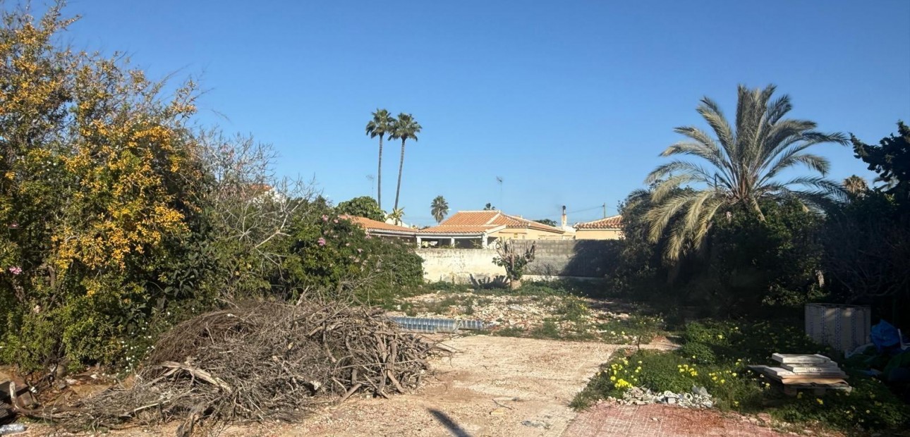 Venta - Parcela / Terreno -
Torrevieja - La Siesta - El Salado - Torreta