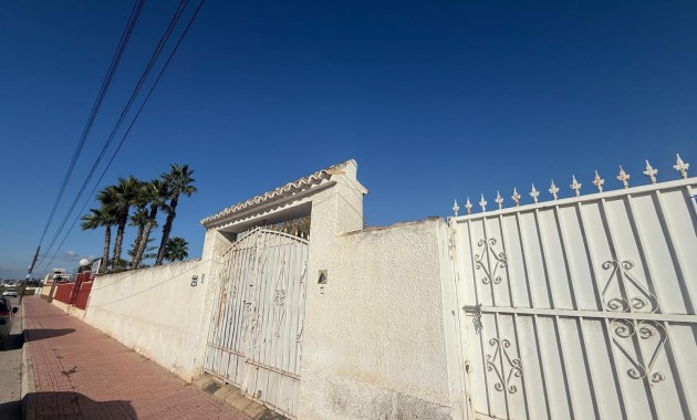 Venta - Parcela / Terreno -
Torrevieja - La Siesta - El Salado - Torreta