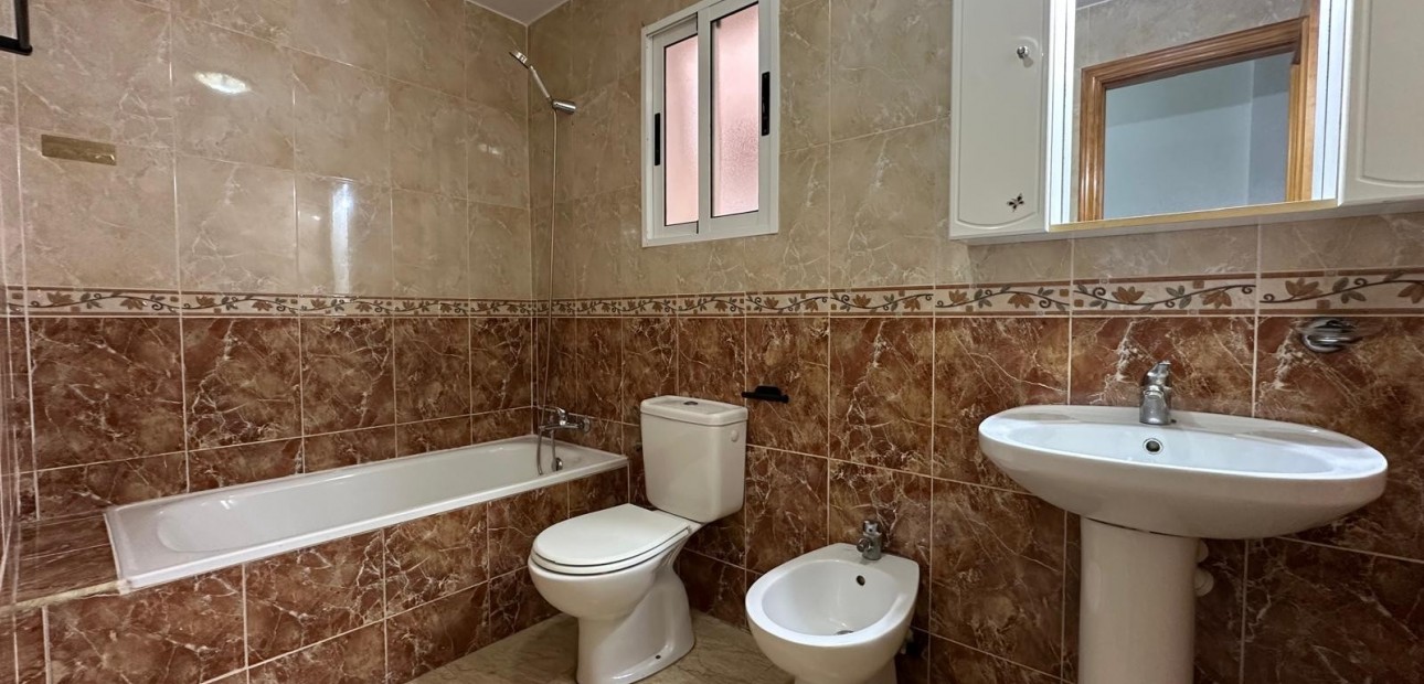 Venta - Ground Floor -
Los Montesinos