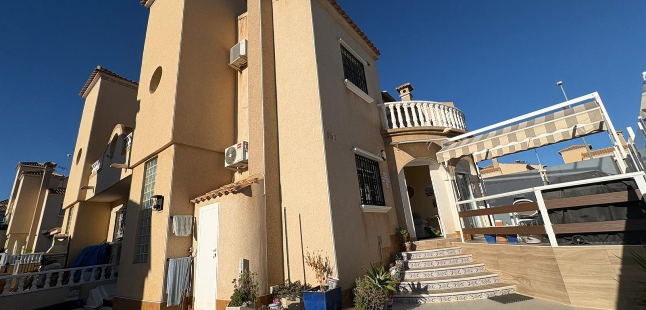 Venta - Terraced house -
Orihuela Costa - Lomas de Campoamor-Las Ramblas