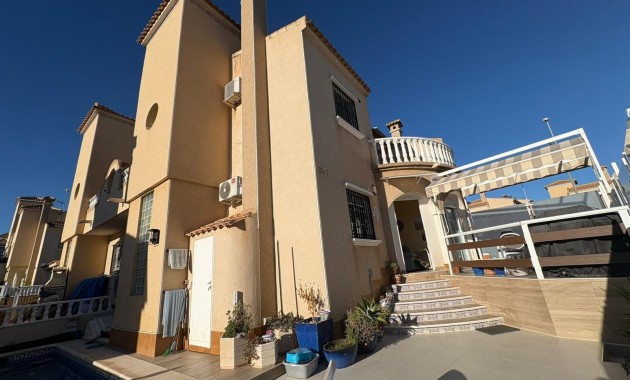 Venta - Terraced house -
Orihuela Costa - Lomas de Campoamor-Las Ramblas