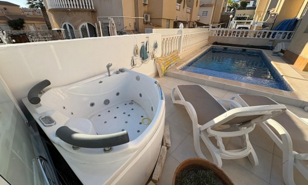 Venta - Terraced house -
Orihuela Costa - Lomas de Campoamor-Las Ramblas