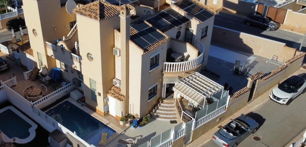 Venta - Terraced house -
Orihuela Costa - Lomas de Campoamor-Las Ramblas