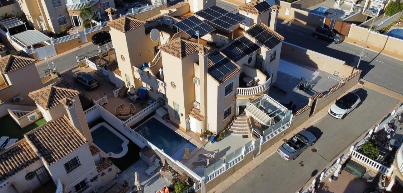 Venta - Terraced house -
Orihuela Costa - Lomas de Campoamor-Las Ramblas