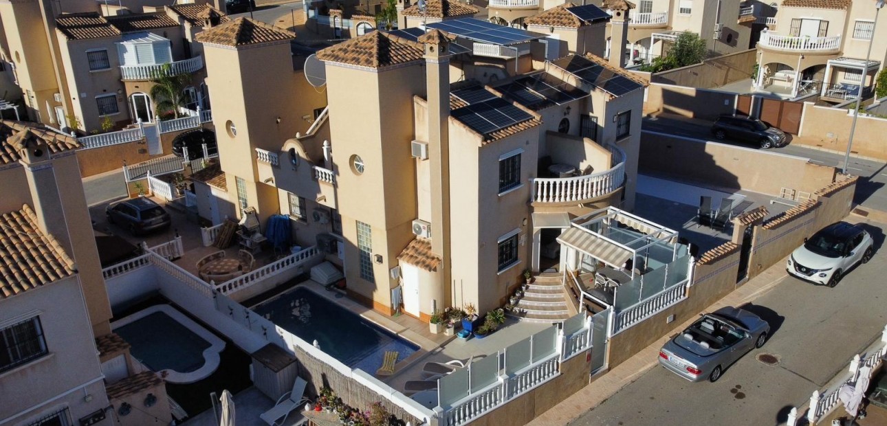 Venta - Terraced house -
Orihuela Costa - Lomas de Campoamor-Las Ramblas