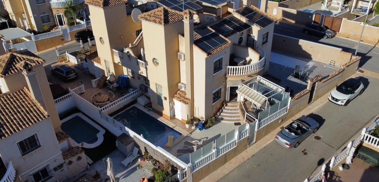 Venta - Terraced house -
Orihuela Costa - Lomas de Campoamor-Las Ramblas