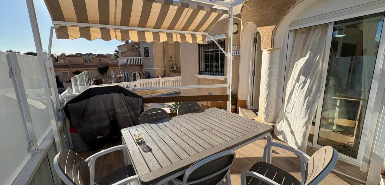 Venta - Terraced house -
Orihuela Costa - Lomas de Campoamor-Las Ramblas