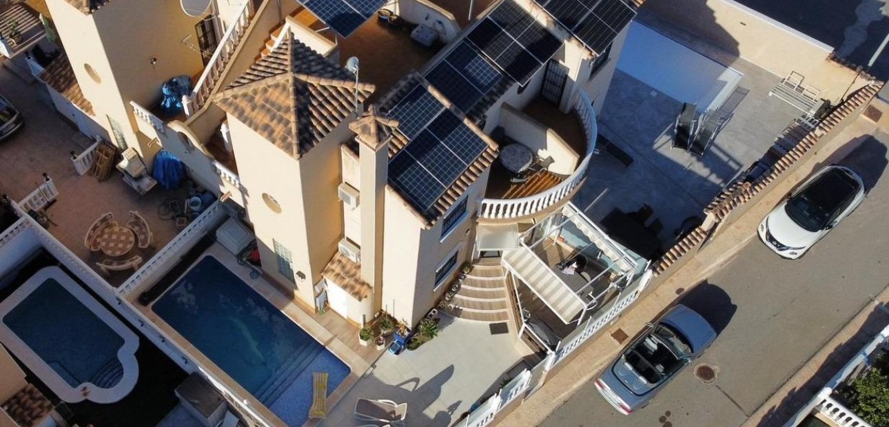 Venta - Terraced house -
Orihuela Costa - Lomas de Campoamor-Las Ramblas