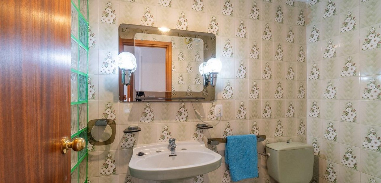 Herverkoop - Penthouse -
Torrevieja - Playa de los Naufragos