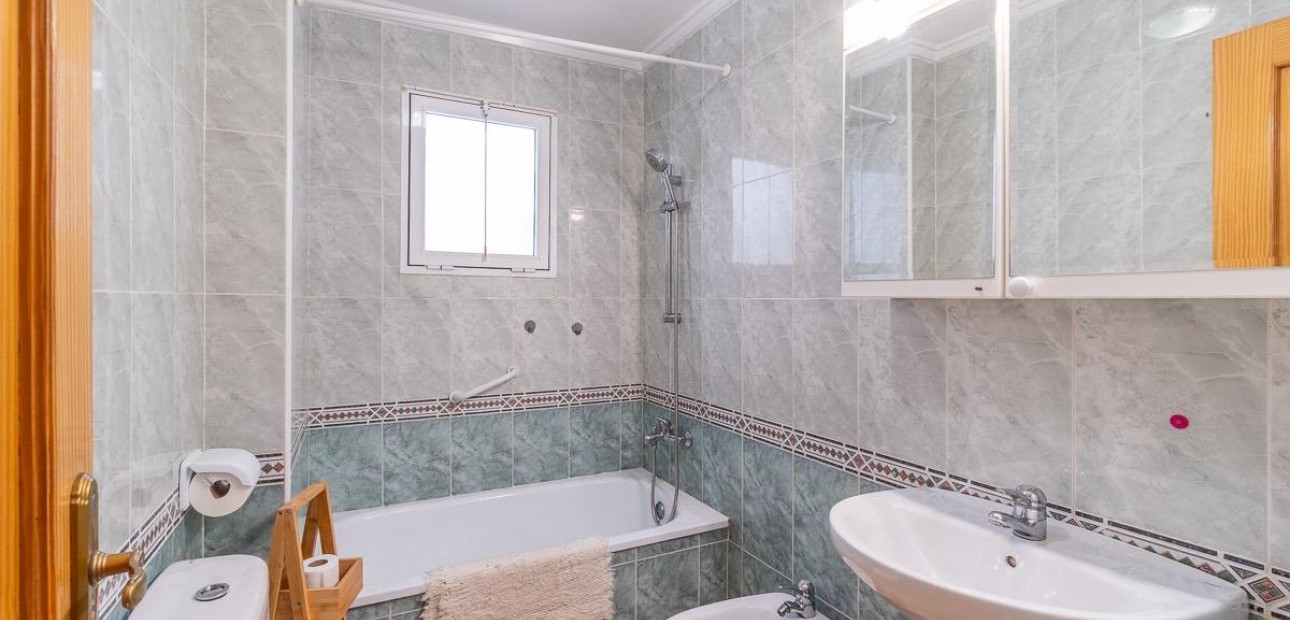 Venta - Flat -
Torrevieja - Centro