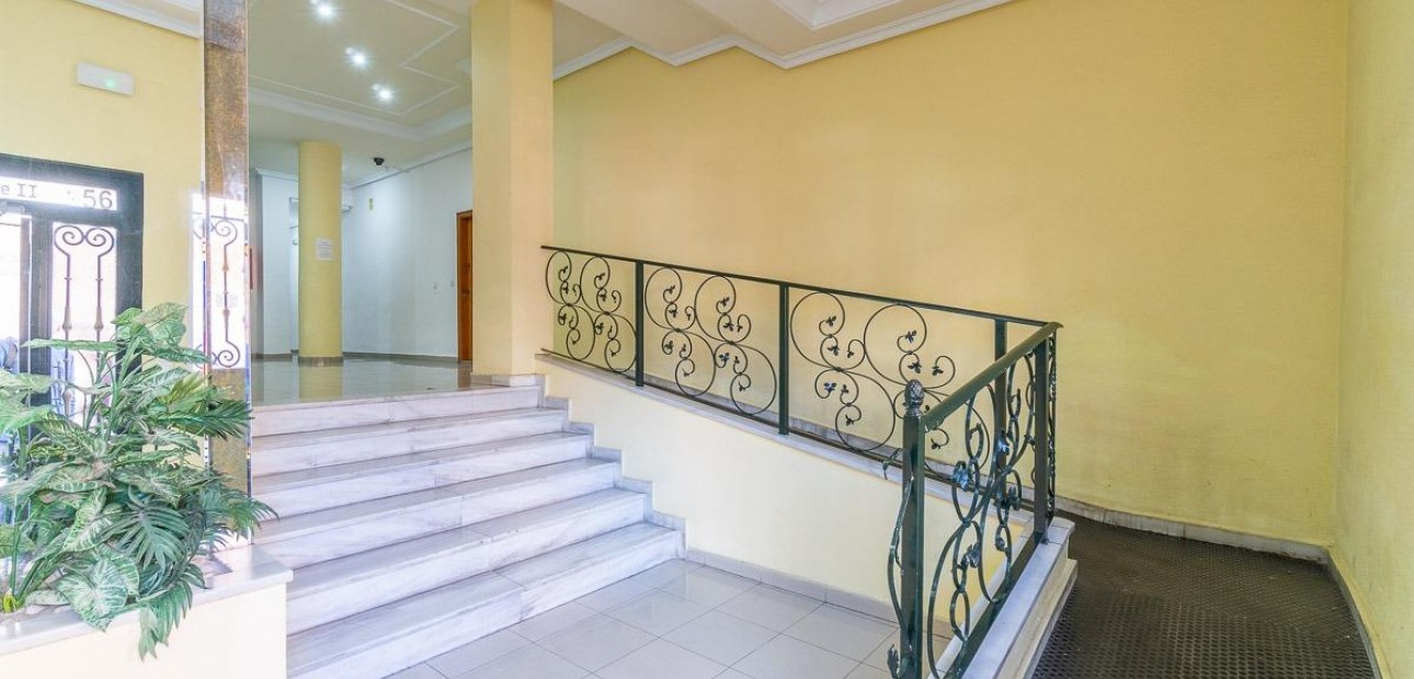 Venta - Flat -
Torrevieja - Centro