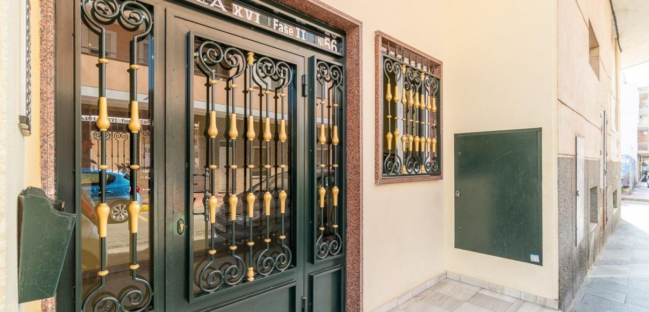 Venta - Flat -
Torrevieja - Centro