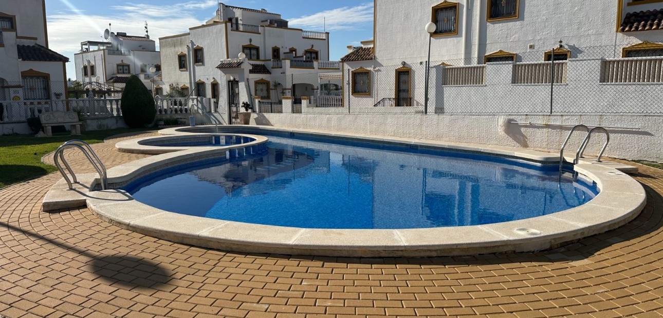 Venta - Adosado -
Orihuela - Entre Naranjos Vistabella