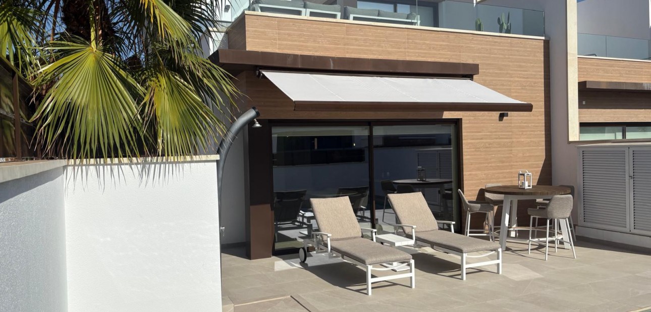 Venta - Semi Detached Villa -
Algorfa - La Finca Golf Resort