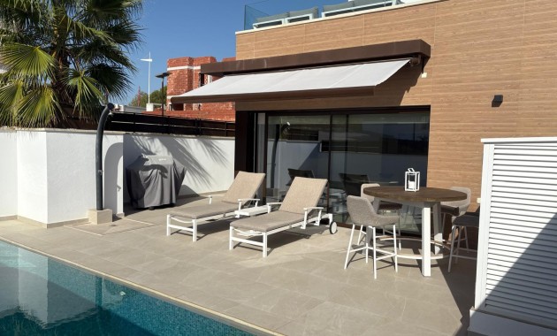 Venta - Semi Detached Villa -
Algorfa - La Finca Golf Resort