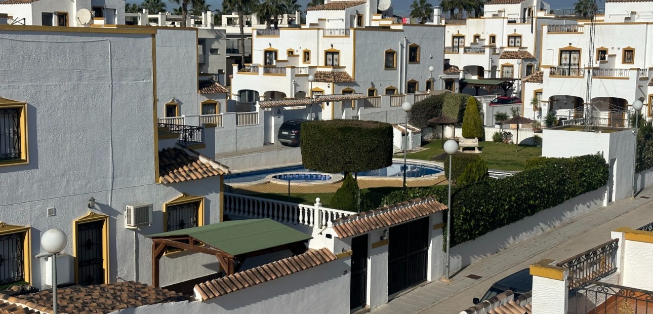 Venta - Adosado -
Orihuela - Entre Naranjos Vistabella