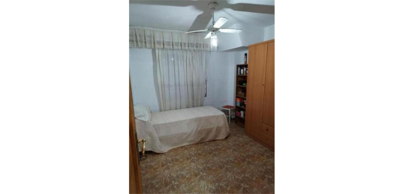 Sale - Apartment / flat -
Guardamar del Segura - Pueblo