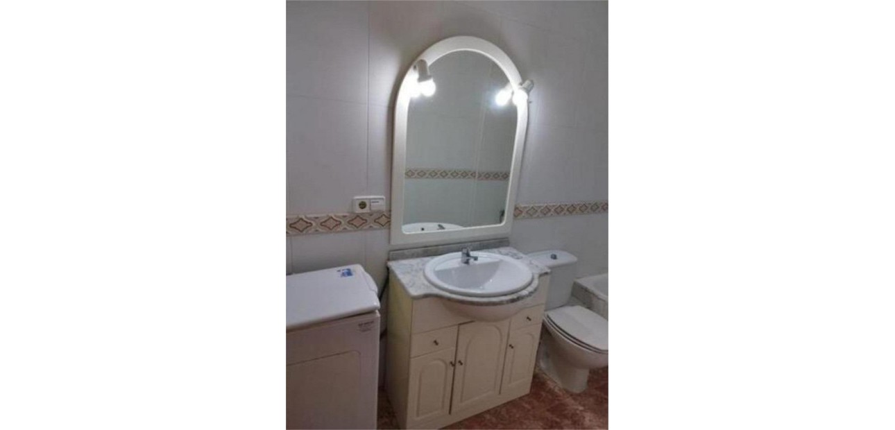 Sale - Apartment / flat -
Guardamar del Segura - Pueblo