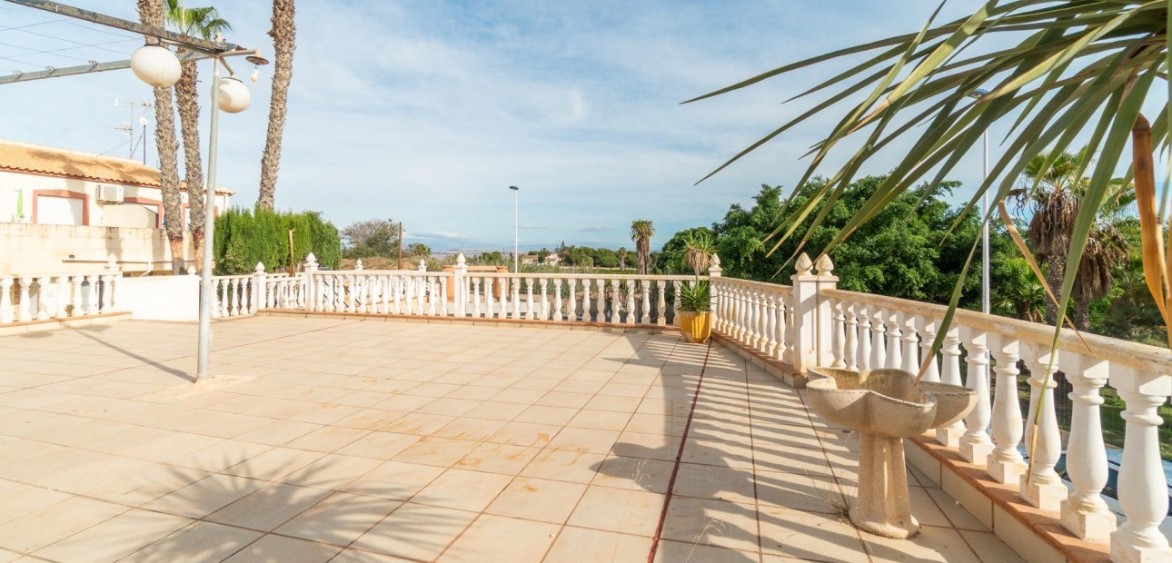 Herverkoop - Villa -
Torrevieja - Los altos
