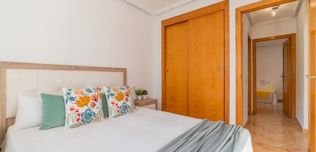 Herverkoop - Terraced house -
Torrevieja - El limonar