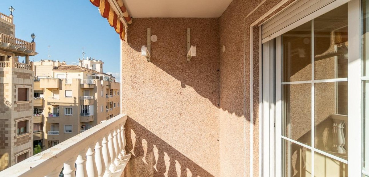 Herverkoop - Appartement / flat -
Torrevieja - Centro