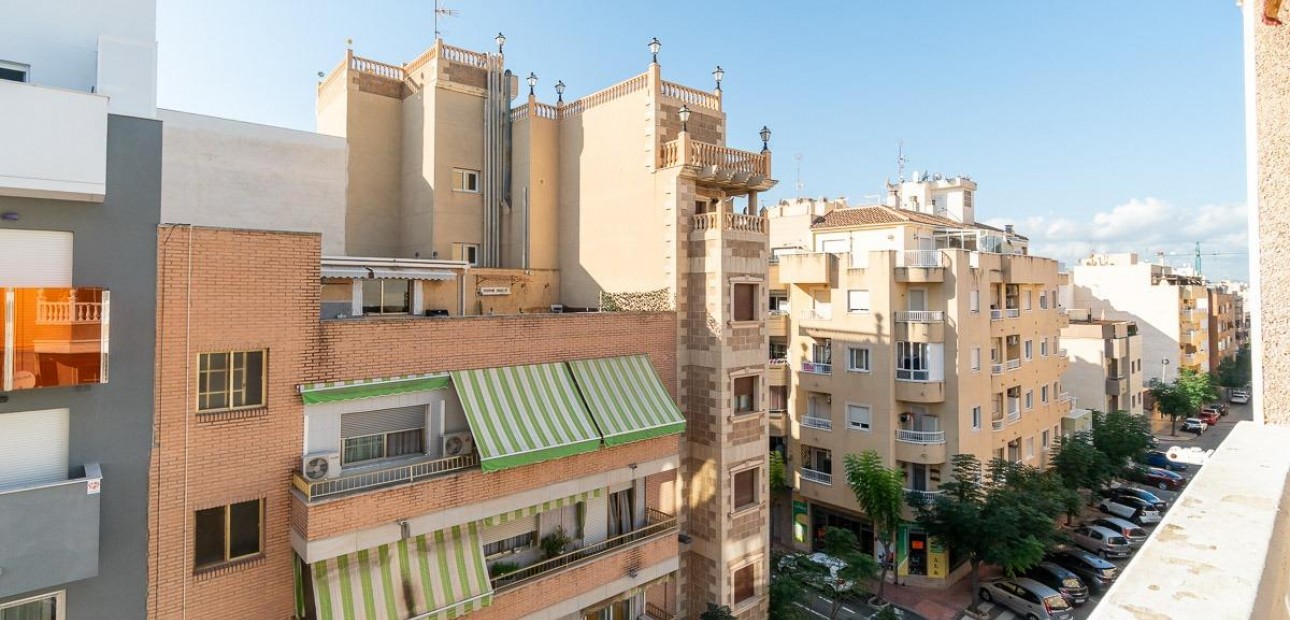 Herverkoop - Appartement / flat -
Torrevieja - Centro