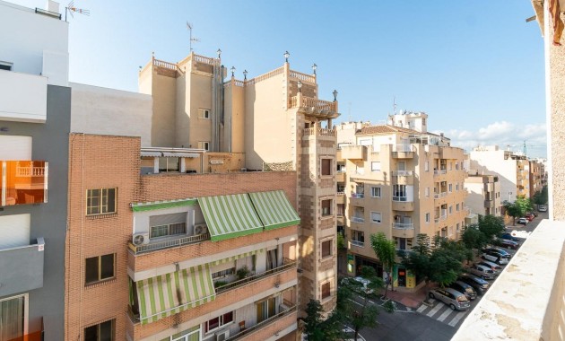 Herverkoop - Appartement / flat -
Torrevieja - Centro
