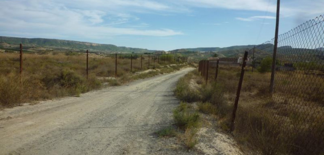 Herverkoop - Country House -
Orihuela - Desamparados-Hurchillo-Torremendo