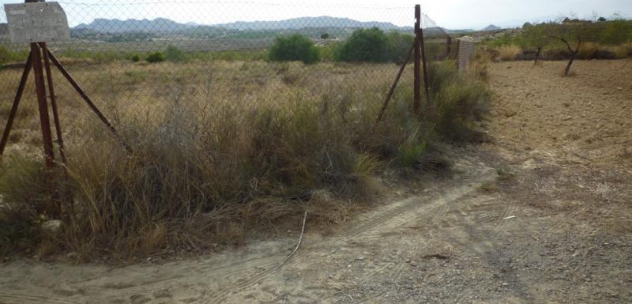 Herverkoop - Country House -
Orihuela - Desamparados-Hurchillo-Torremendo