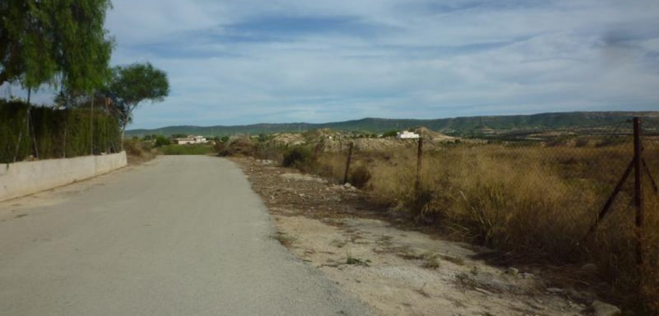 Herverkoop - Country House -
Orihuela - Desamparados-Hurchillo-Torremendo