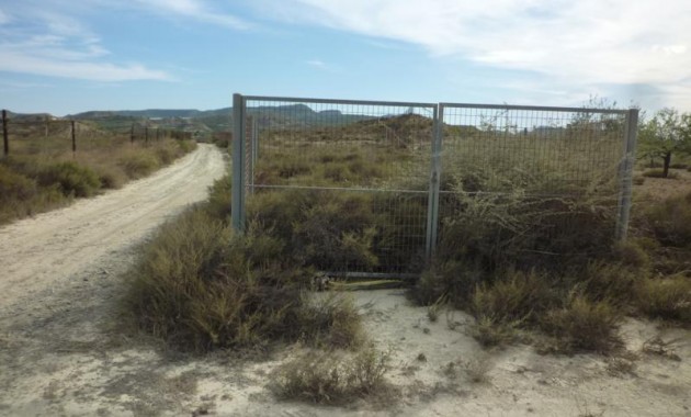 Herverkoop - Country House -
Orihuela - Desamparados-Hurchillo-Torremendo