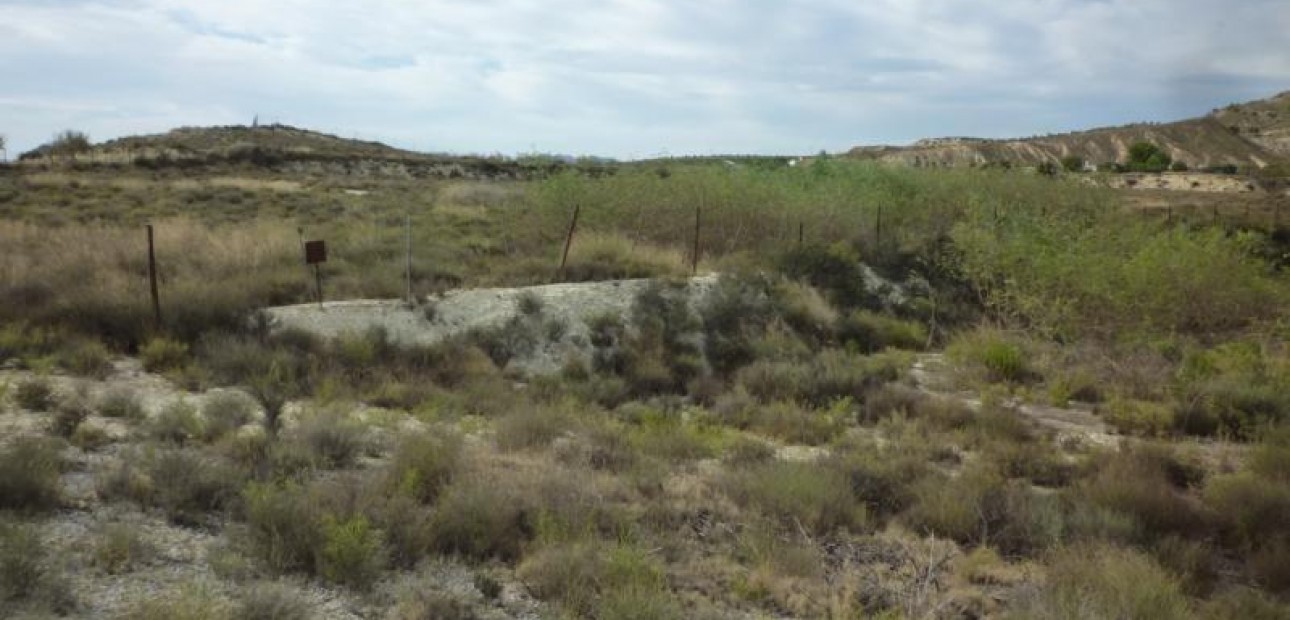 Herverkoop - Country House -
Orihuela - Desamparados-Hurchillo-Torremendo